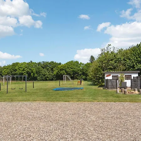 בית נופש Cozy In With Kitchen Skærbæk